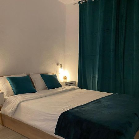 Black& White Apartment Brasov Ngoại thất bức ảnh