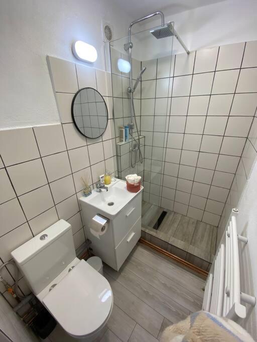 Black& White Apartment Brasov Ngoại thất bức ảnh