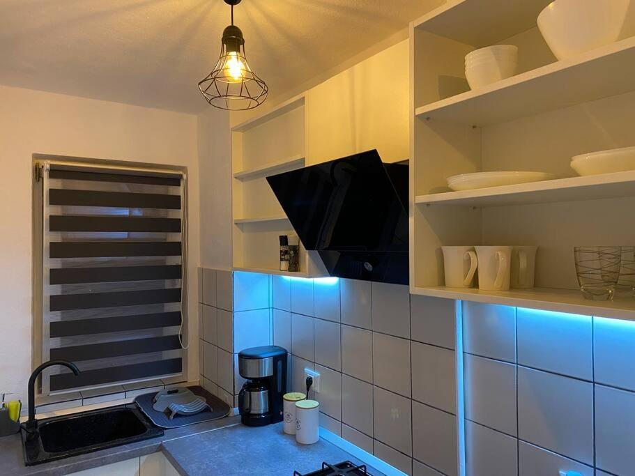 Black& White Apartment Brasov Ngoại thất bức ảnh
