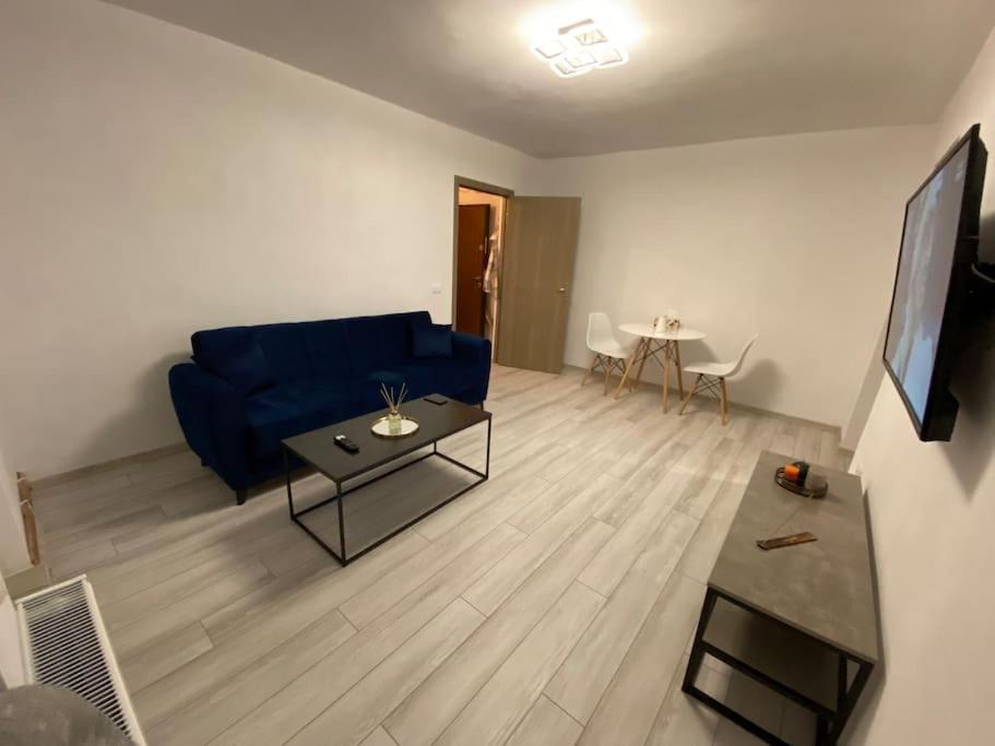 Black& White Apartment Brasov Ngoại thất bức ảnh