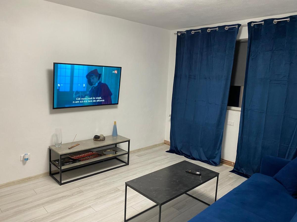 Black& White Apartment Brasov Ngoại thất bức ảnh