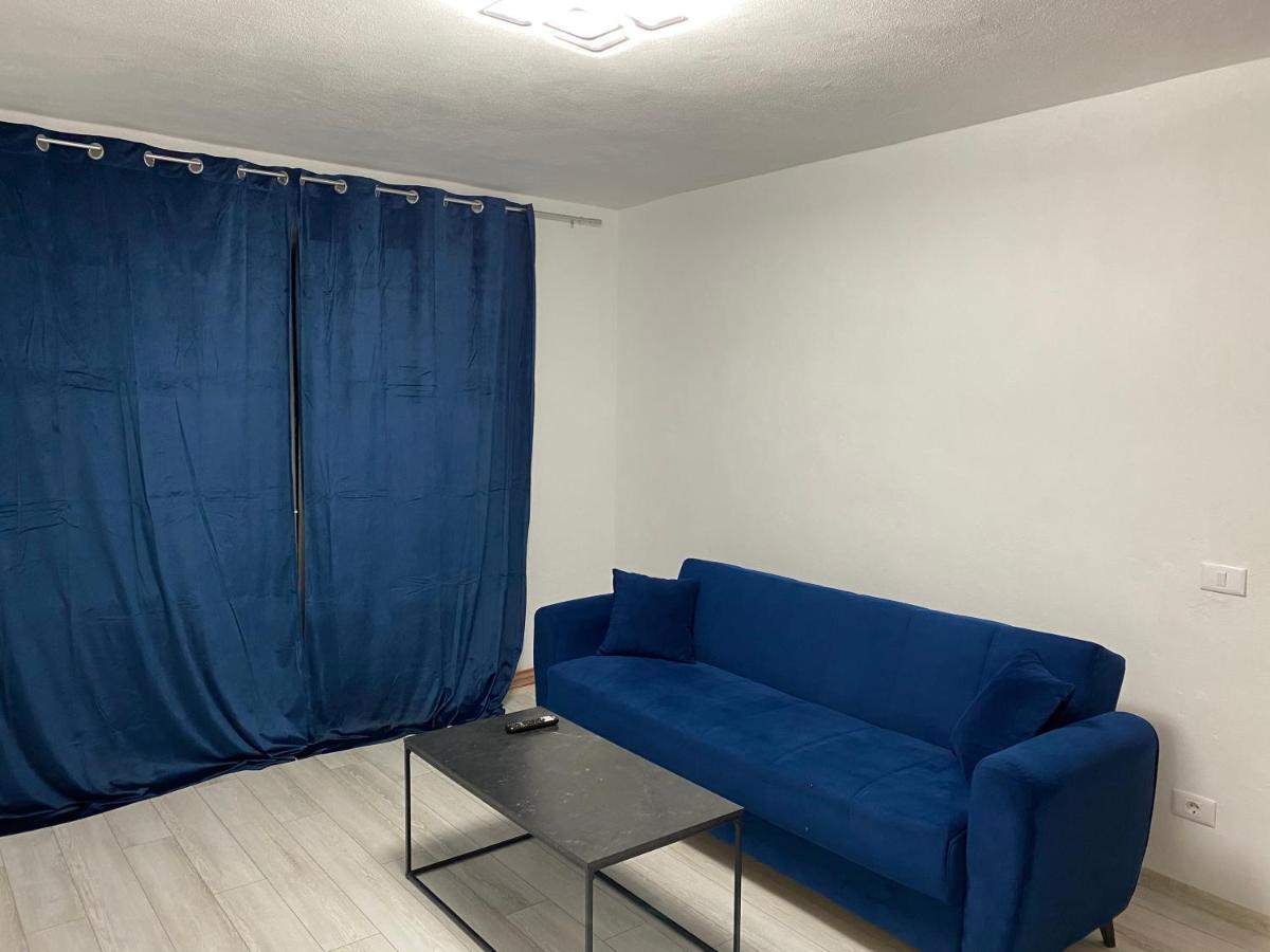 Black& White Apartment Brasov Ngoại thất bức ảnh