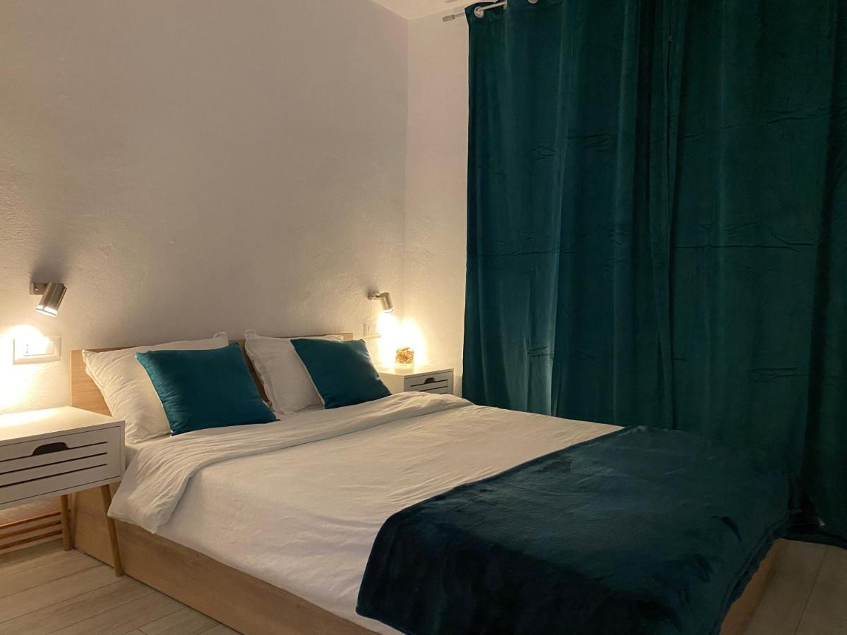 Black& White Apartment Brasov Ngoại thất bức ảnh